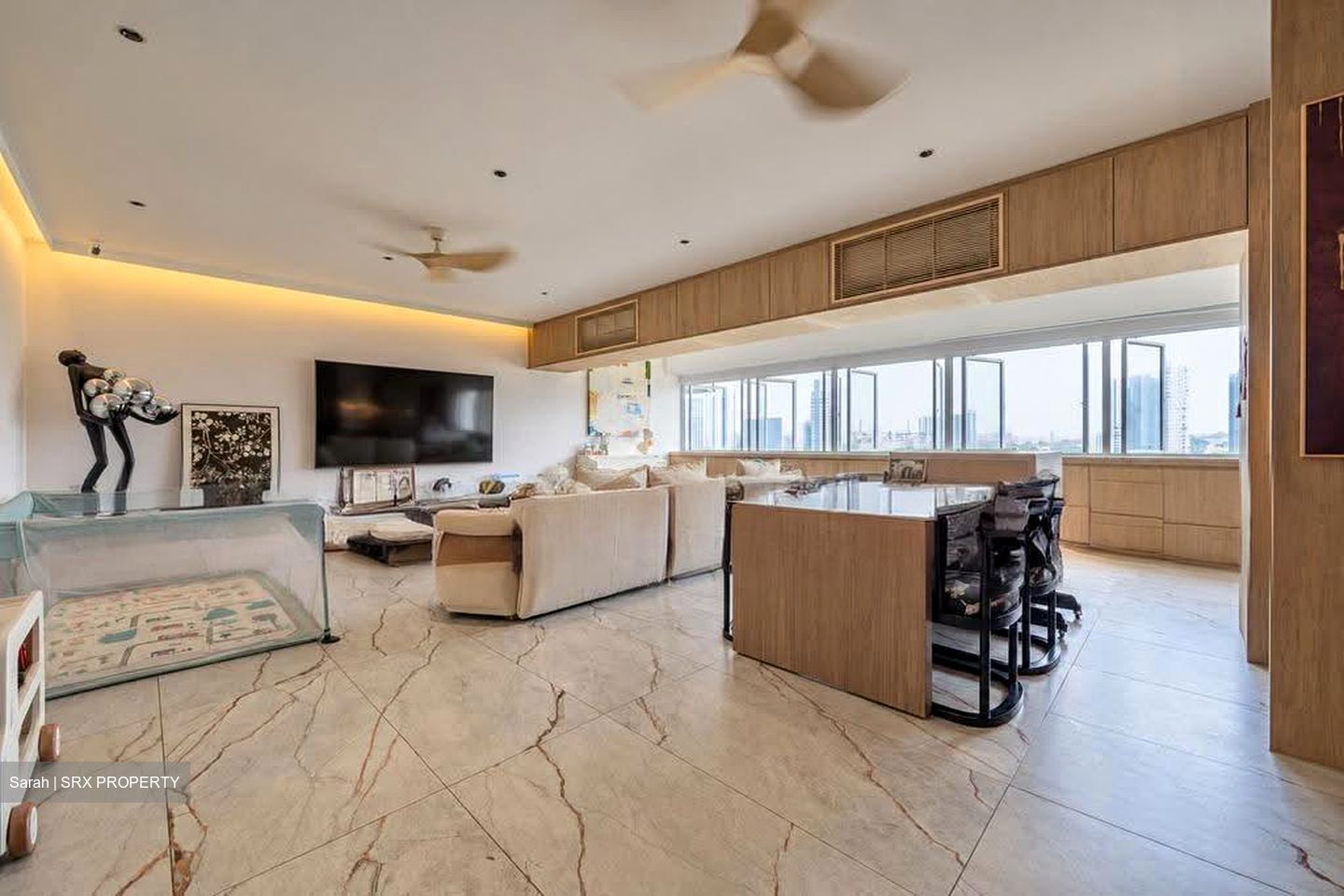 Townhouse Apartments (D9), Apartment #635076391